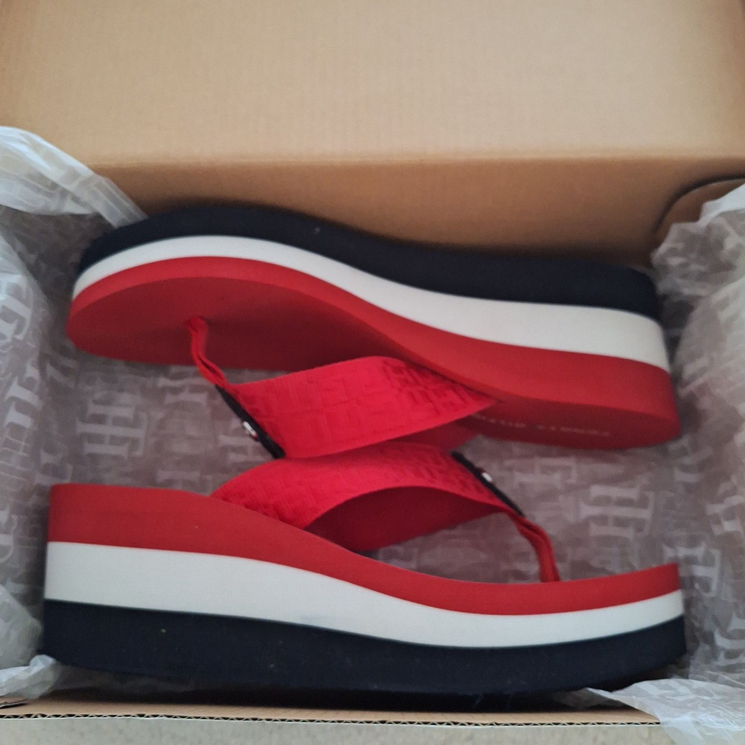 Шлепанцы Tommy Hilfiger р.37