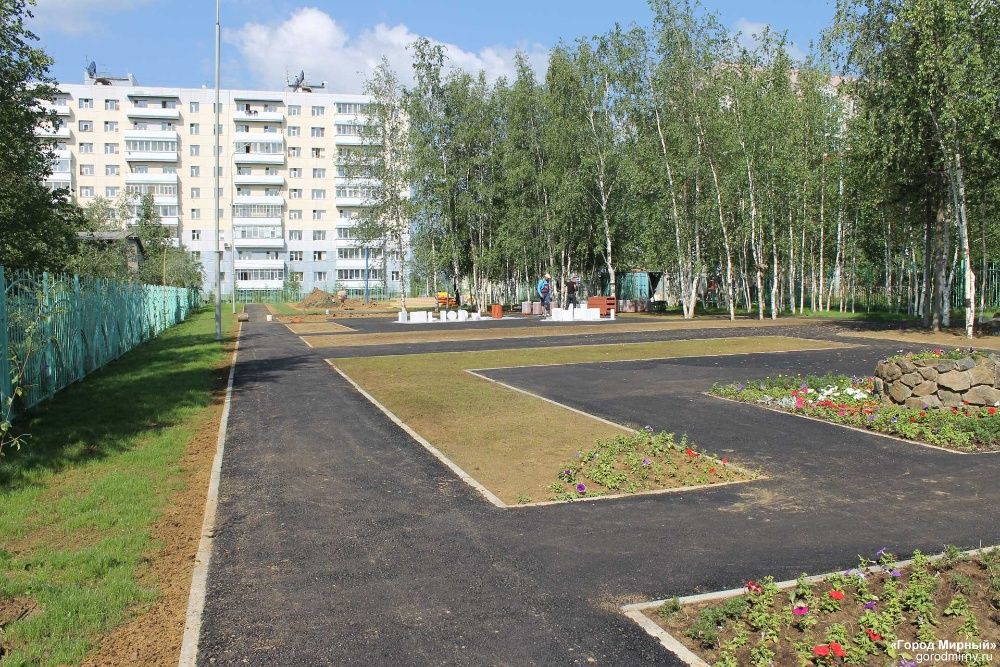 Якісне асфальтування Укладання асфальтної крихти