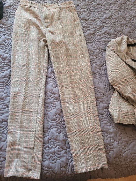 Стильный брючный костюм