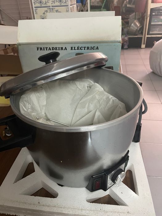 bonita fritadeira elétrica nova