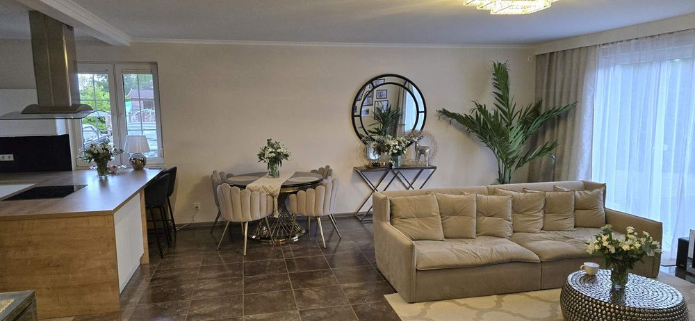 Dom wolnostojący z garażem sprzedam lub zamienię.