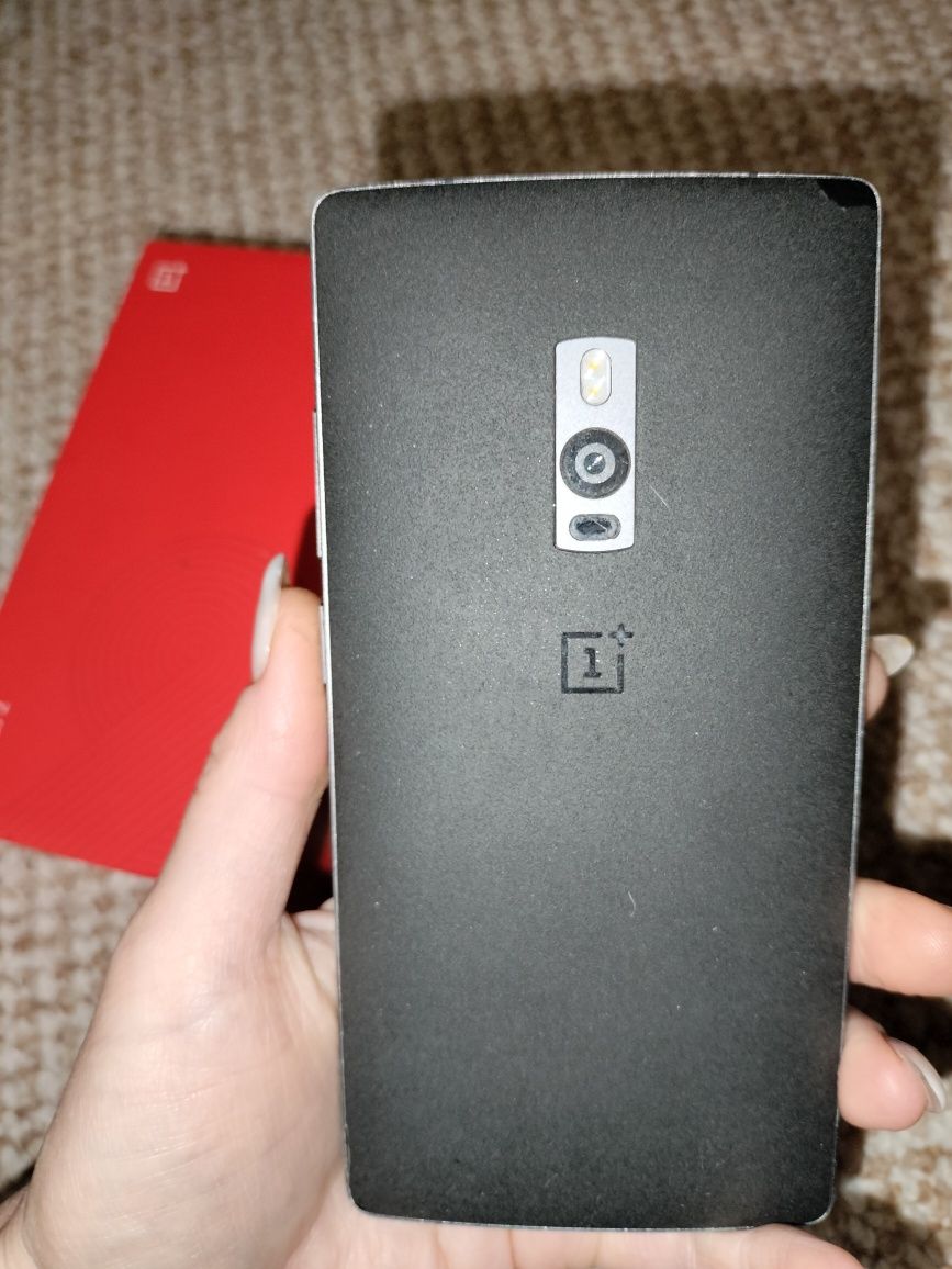 Телефон OnePlus  2