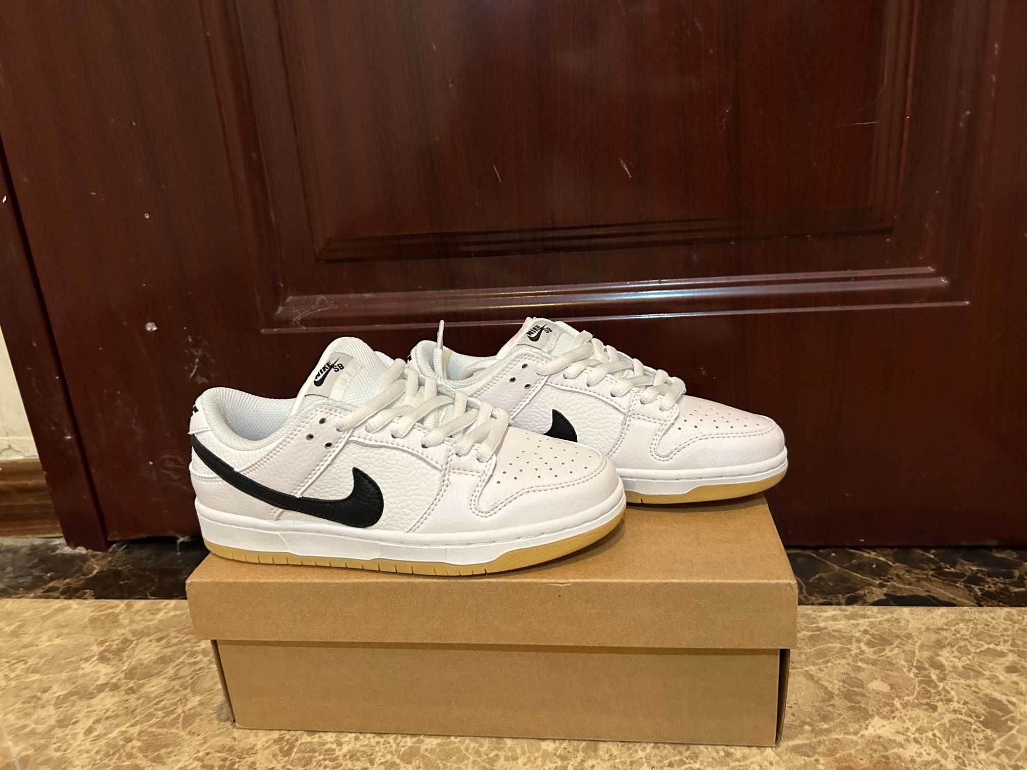 Dunk Low SB ISO White 37.5