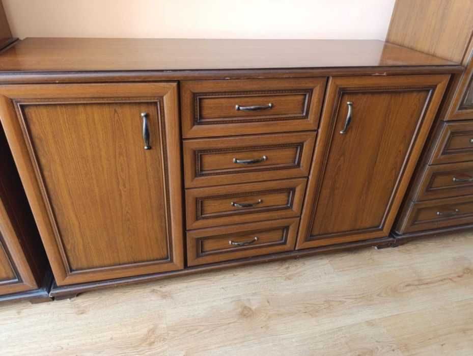 Meble drewniane komoda