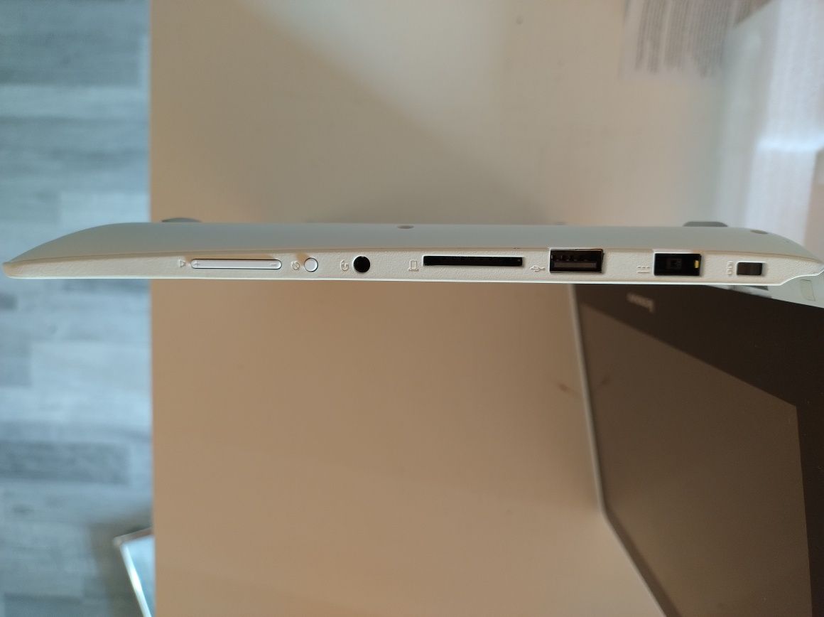 Lenovo yoga 300 z dotykiem dla studentów retrograczy hackerów