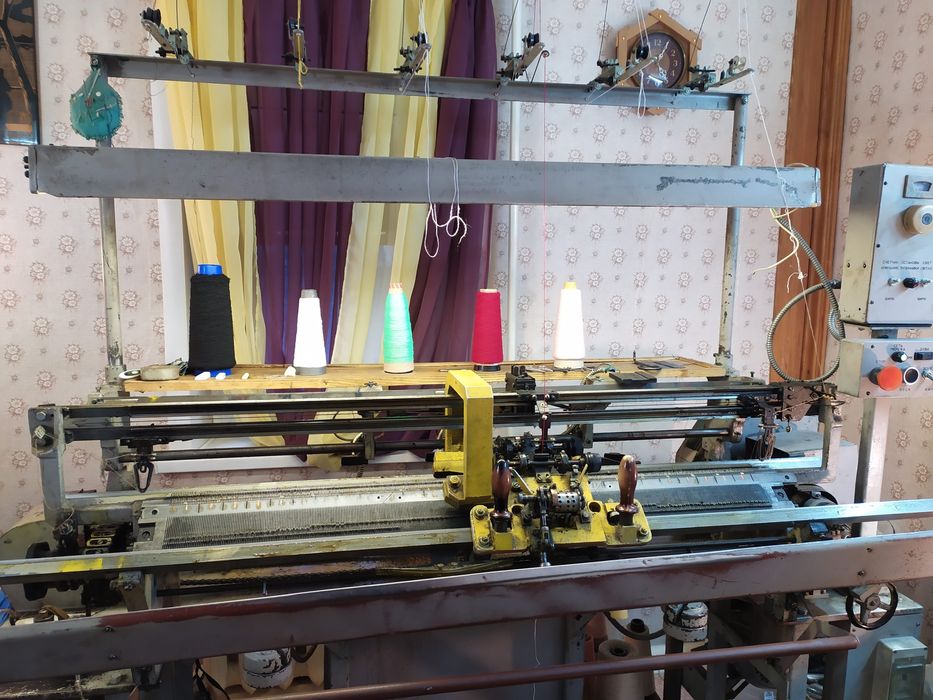 Продам вязальную машину МПФ 10 класс