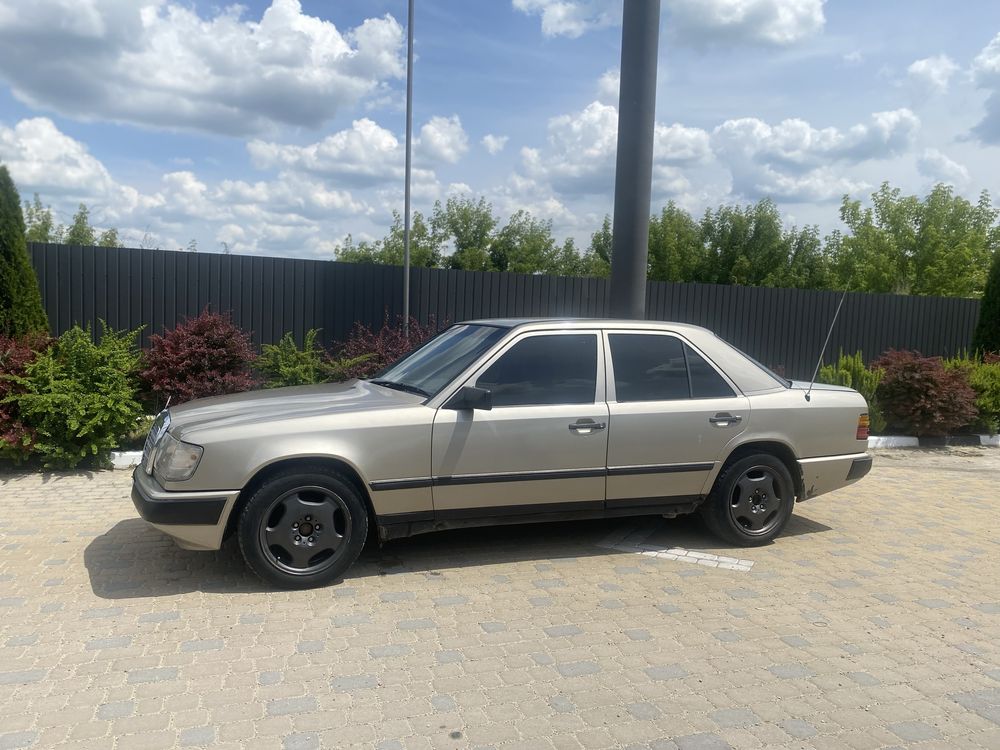 Mercedes benz w124 250d