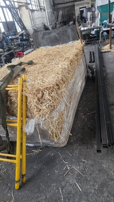 Великий тюк соломи.