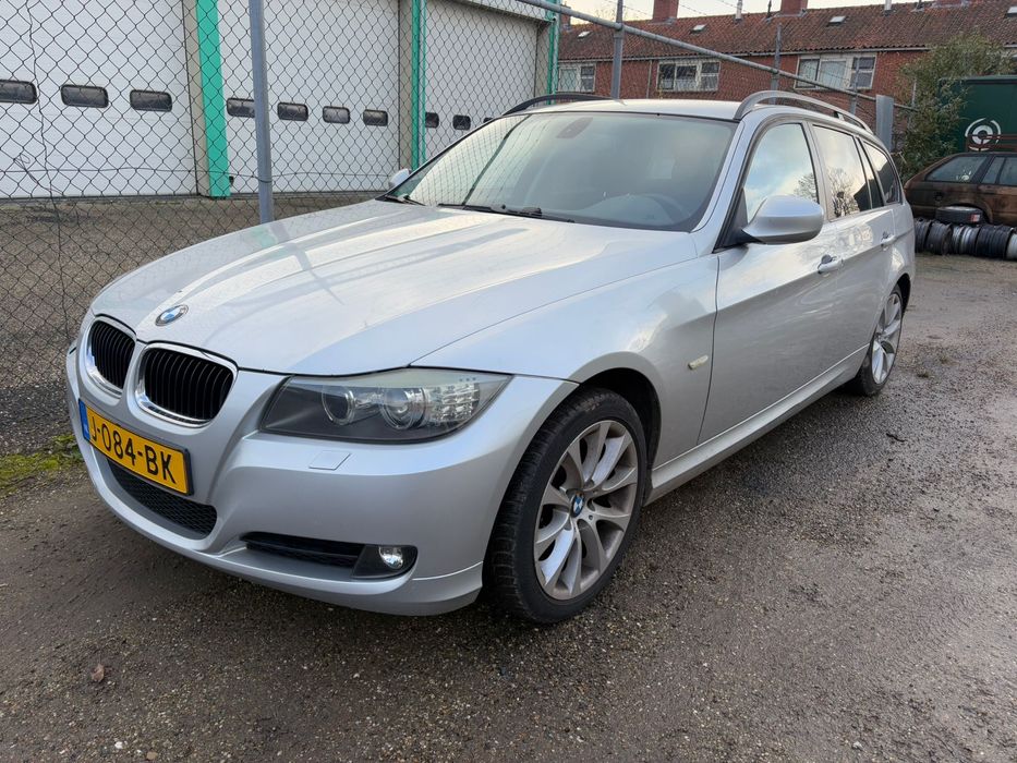 BMW 318i E98 2009r