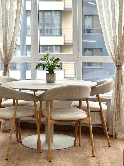 Продам квартиру з сучасним якісним ремонтом