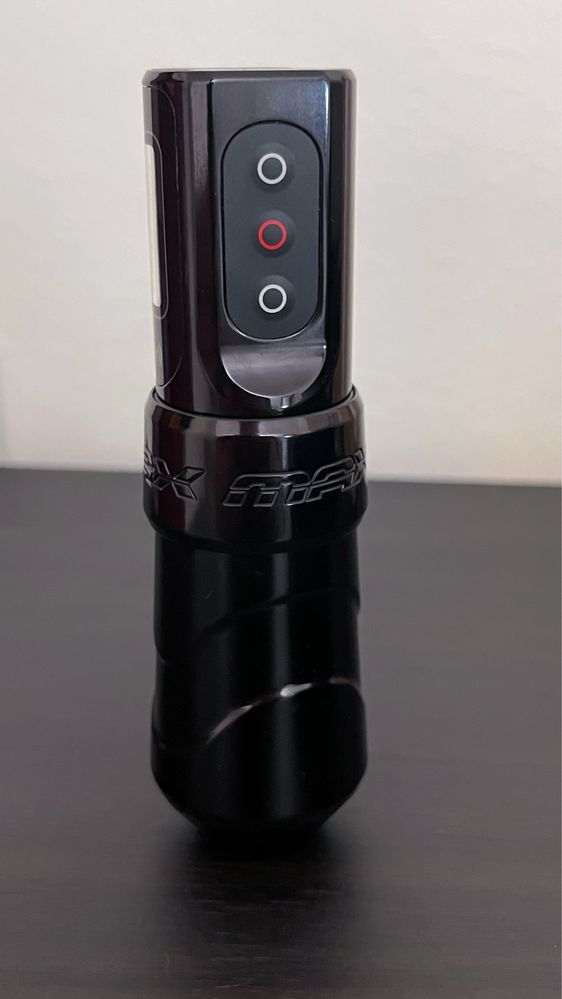 FK Irons Flux Max with 1x PowerBolt II - maquina de tatuagem