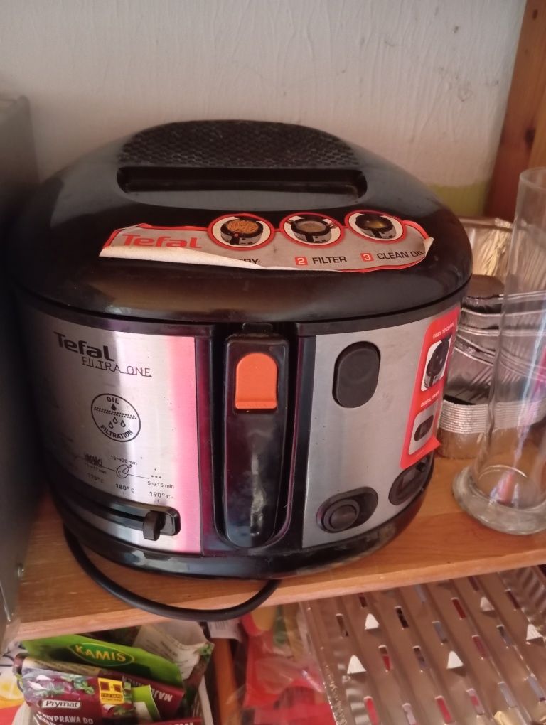 Frytkownica  z filtrem  60 zł