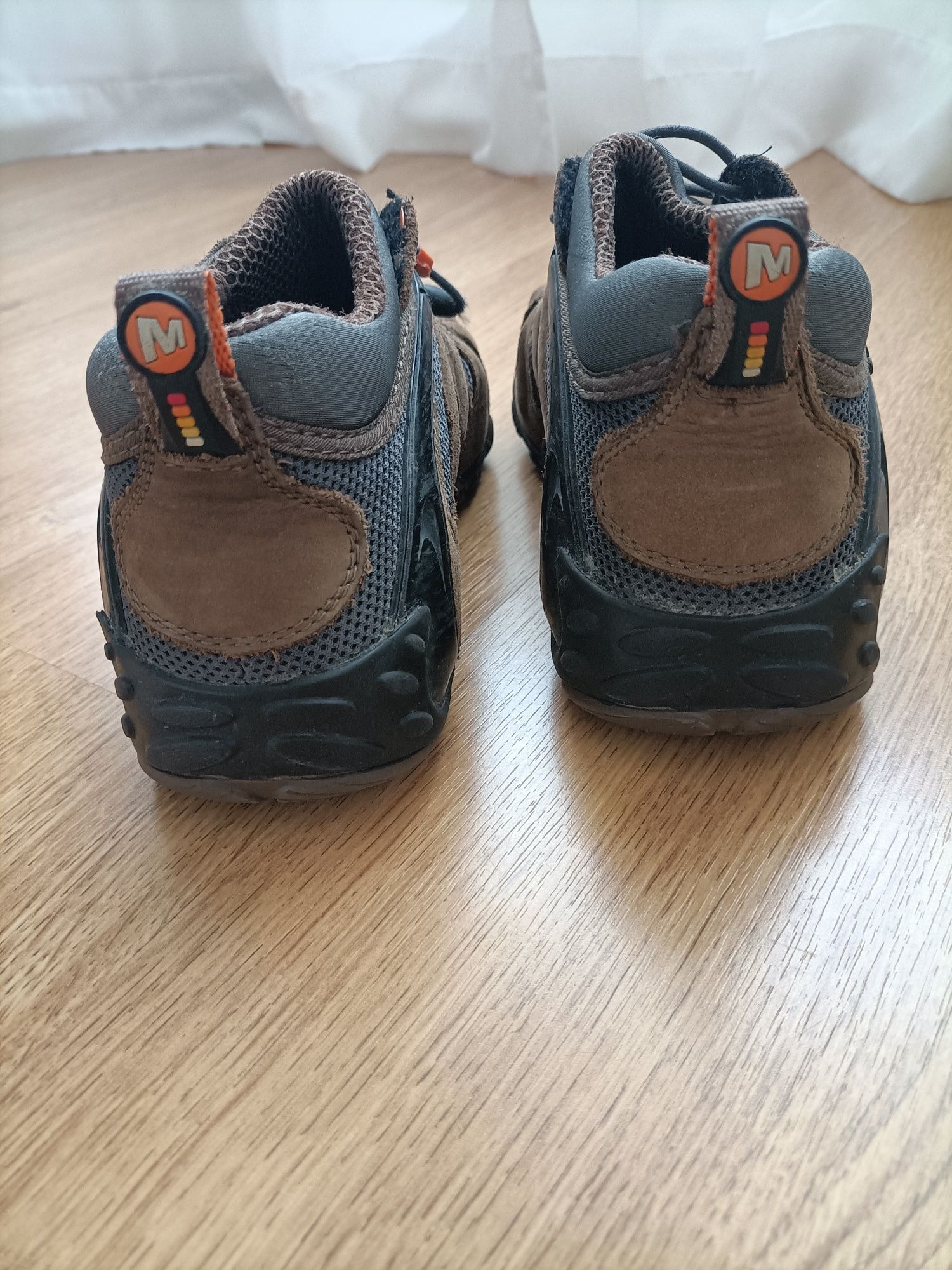 Tennis Merrell tamanho 35