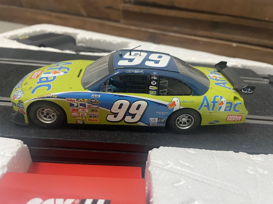 Pista oval SCX 1:32 + subaru impreza