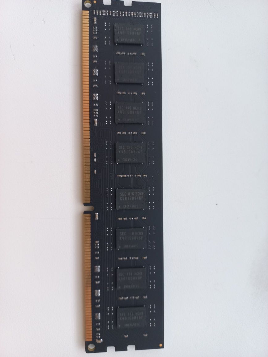 Память DDR3 2GB 1600Mhz