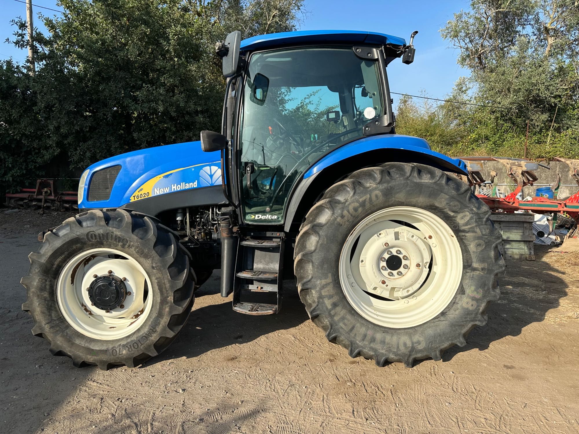 New Holland t6020 Delta