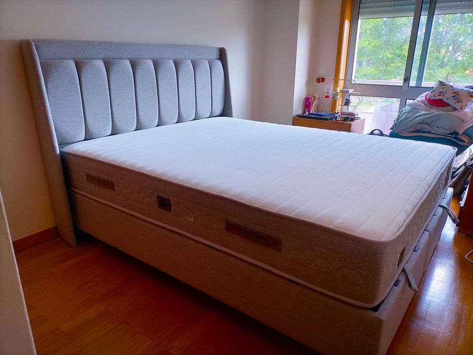 Sommier completo em excelente estado e apenas 6 meses de uso