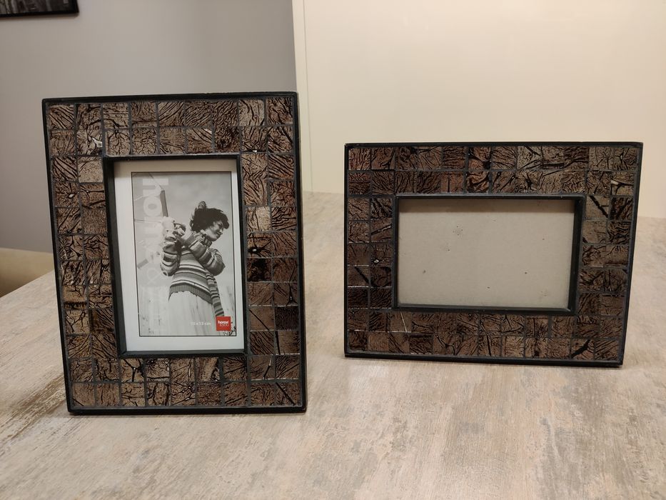 Dwie ramki na zdjęcia 10x15 drewniane z mozaiką home&you