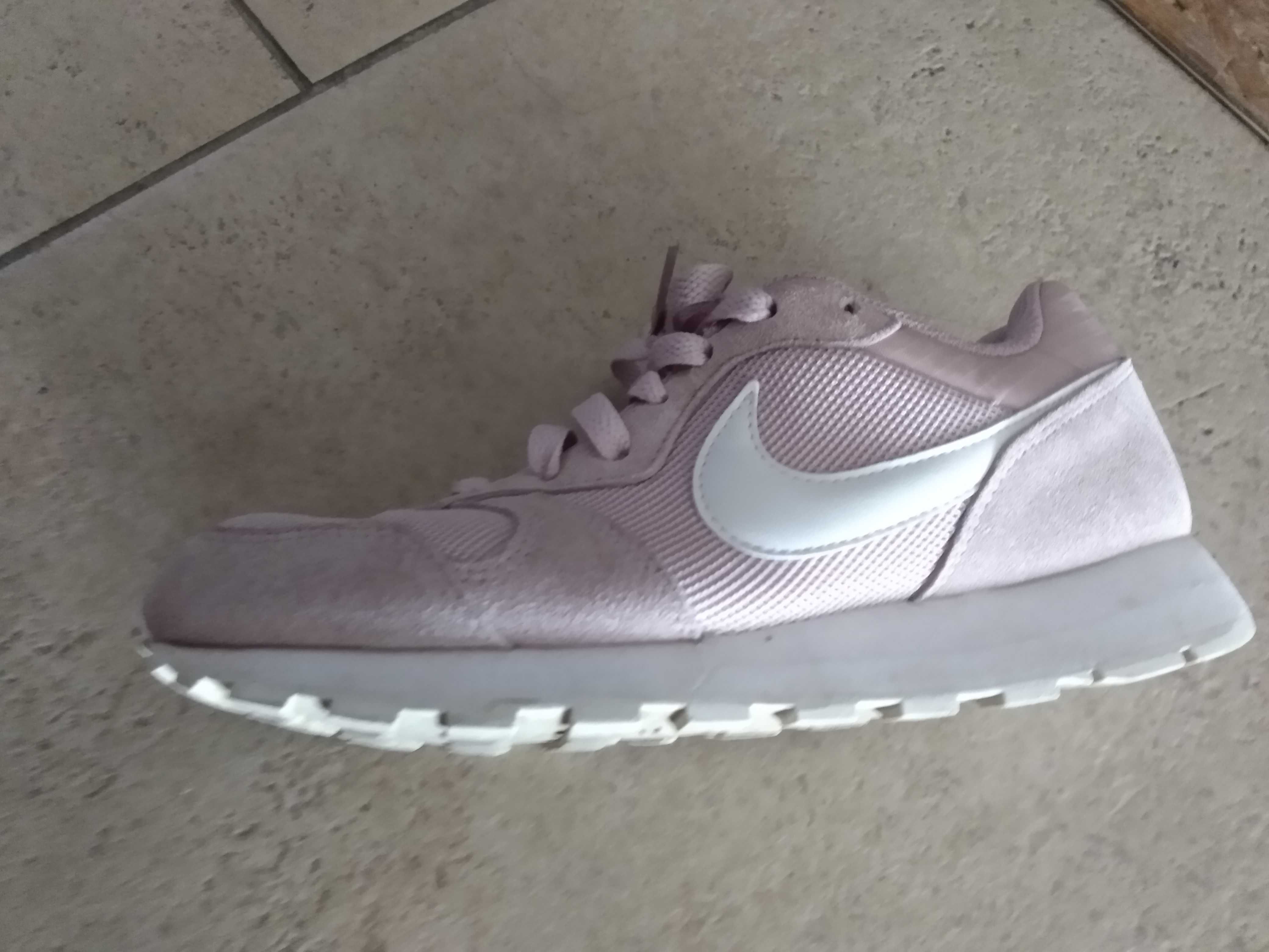 Buty Nike Runner 2 (23,5cm)