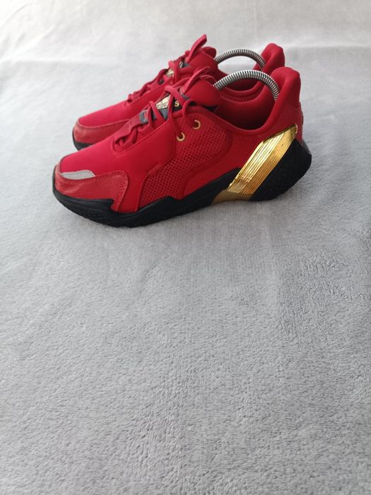 Женские кроссовки Adidas 4UTURE р37.5-38