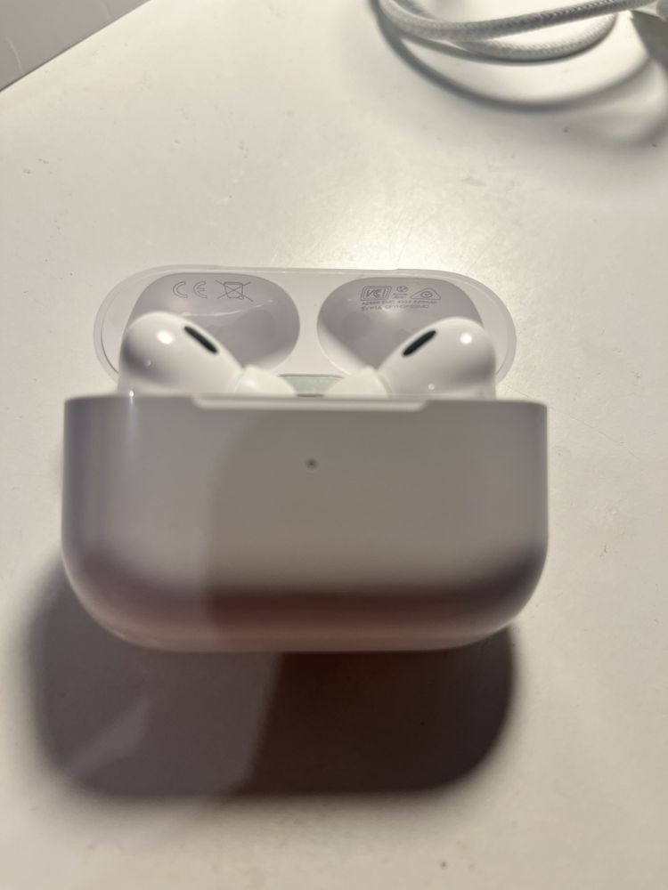Air pods pro 2 generacja, wersja z wejsciem typu C