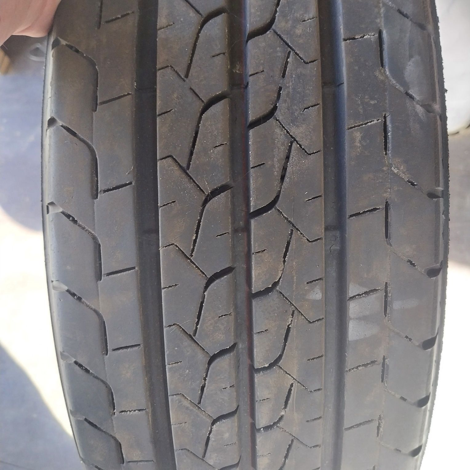 Sprzedam  opony letnie 215/70/r15 C