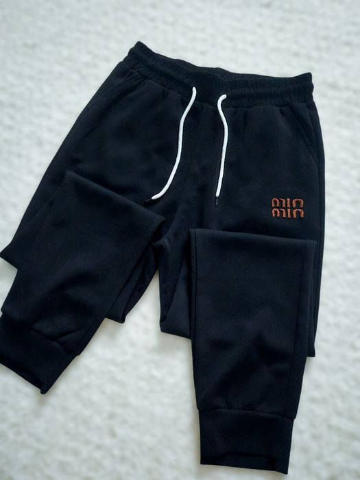 Nowe, czarne spodnie dresowe damskie, haftowane min min, S/M