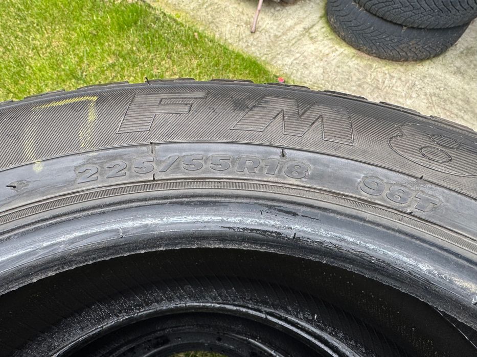 Зимова гума 225/55 R18 FIREMAX FM806