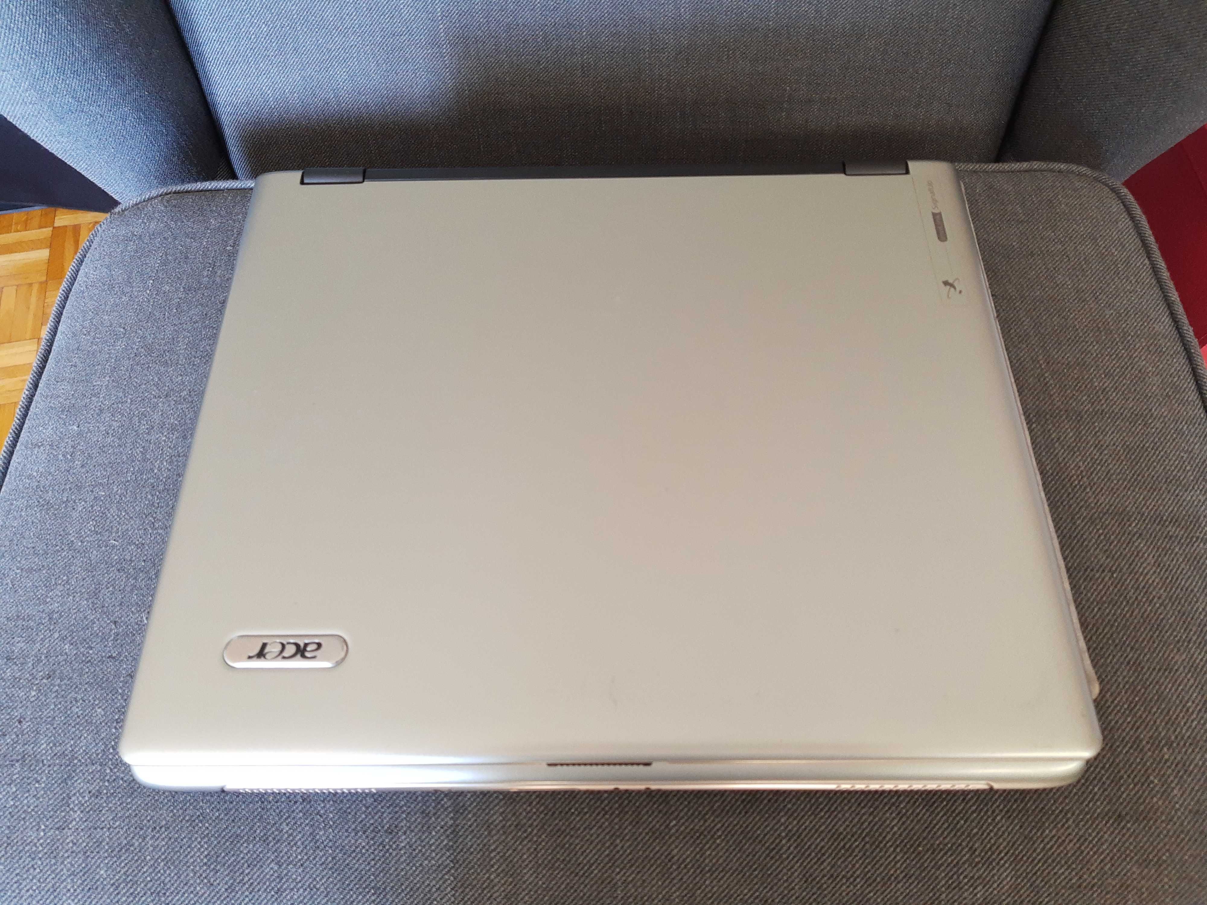 Laptop Acer TravelMate 4650 z torbą Samsonite