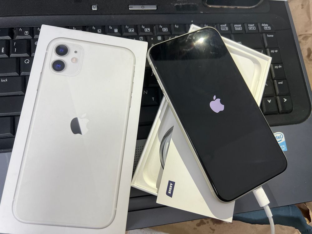 Продам apple iphone 11 64gb не вмикається на запчастини