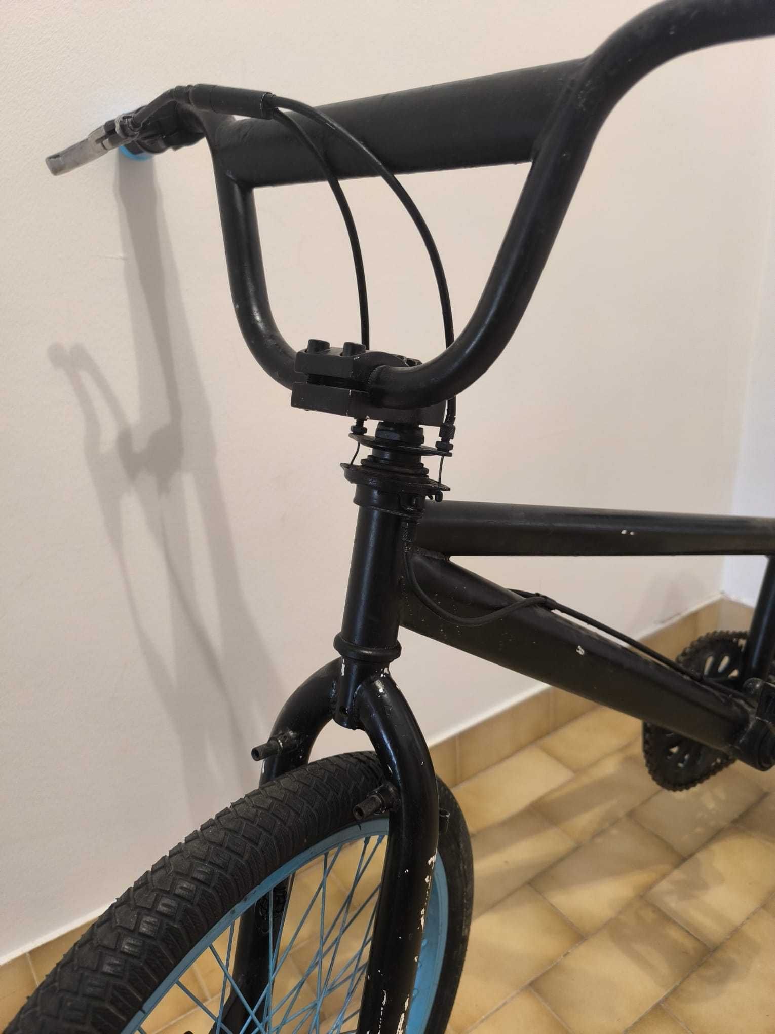 BMX pronta a circular