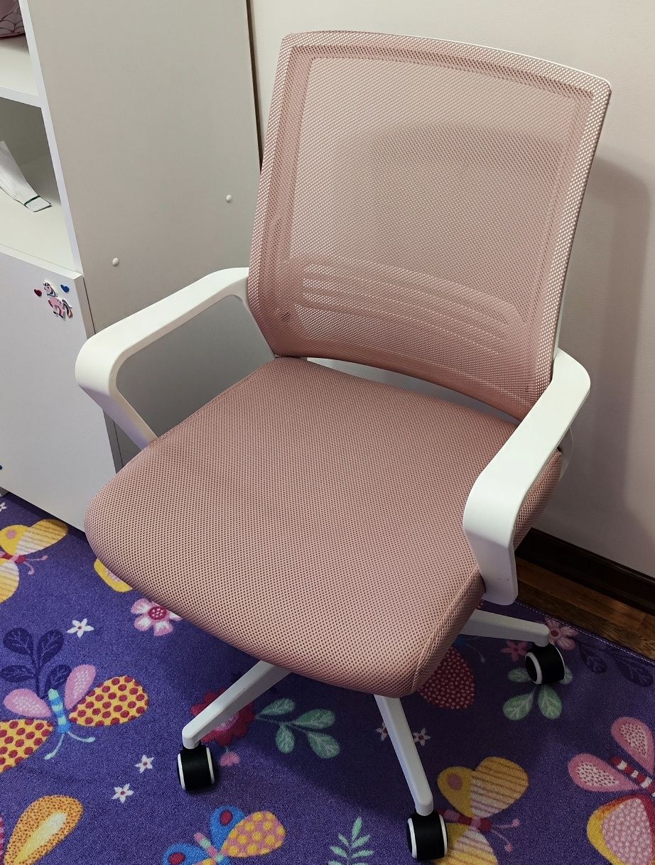 Krzesło obrotowe DAISY 3 biało różowe dla większych i mniejszych osób