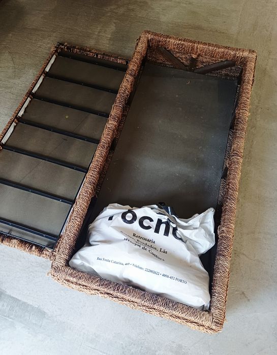 Baú em verga antigo / vintage