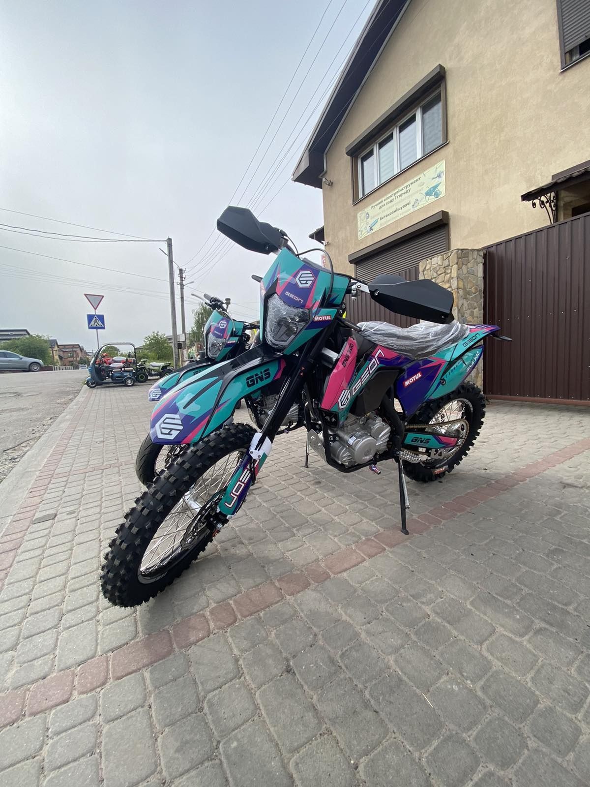 Мотоцикл Geon Dakar GNS 300