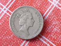 Сувенирная монета английский фунт