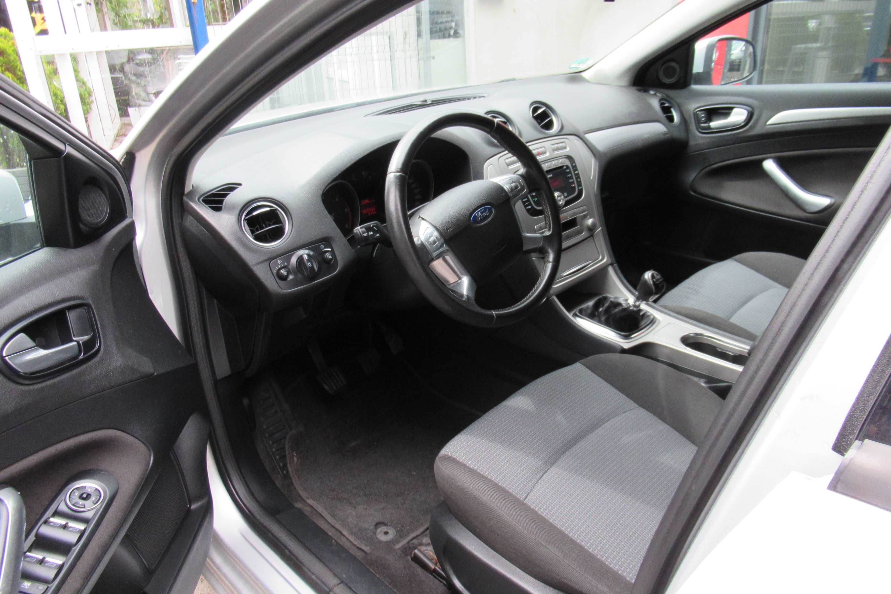 Ford Mondeo mk4 kombi 2.0 tdi srebrny 2007r z Niemiec ładny egzemplarz