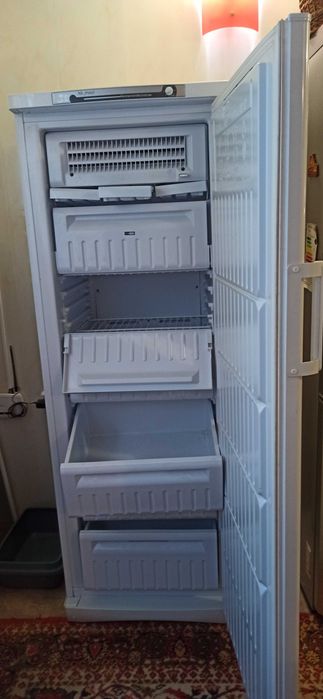 Продам морозильну камеру