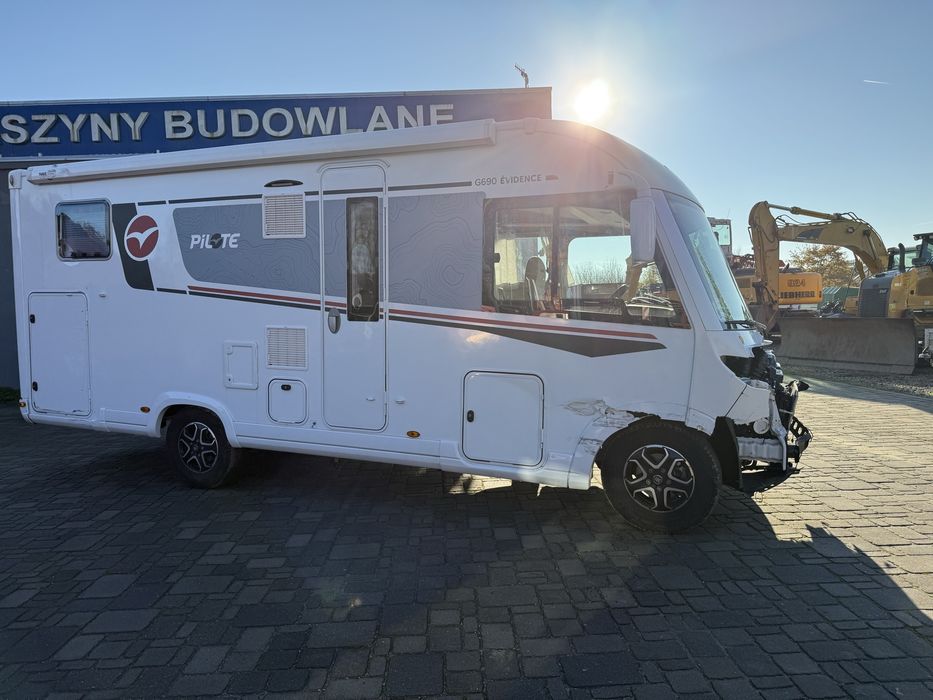 PILOTE G690 EVIDENCE,Kamper,uszkodzony,Integra,Automat