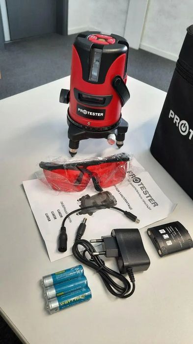 Лазерний рівень PROTESTER LL605R.