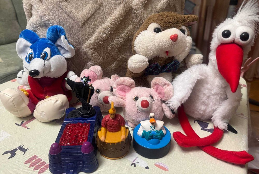 Дитячі іграшки (лот, б/в) — м’які + фігурки