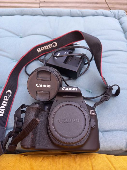 Máquina Fotográfica Canon EOS 2000D