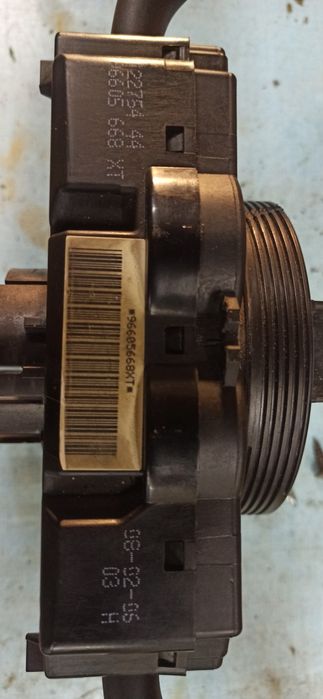 Подрулевой переключатель света и дворников на Пежо партнёр.