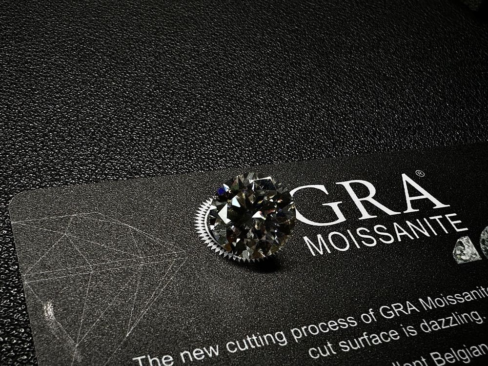 Moissanit 5.0ct D VVS1 11mm z Certyfikatem GRA