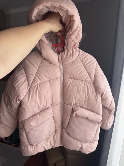Демі куртка zara 110р