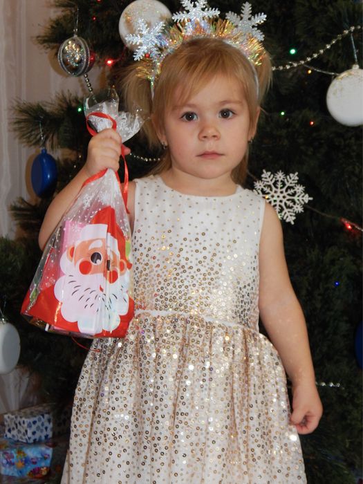 Сукня Hm і обруч сніжинки