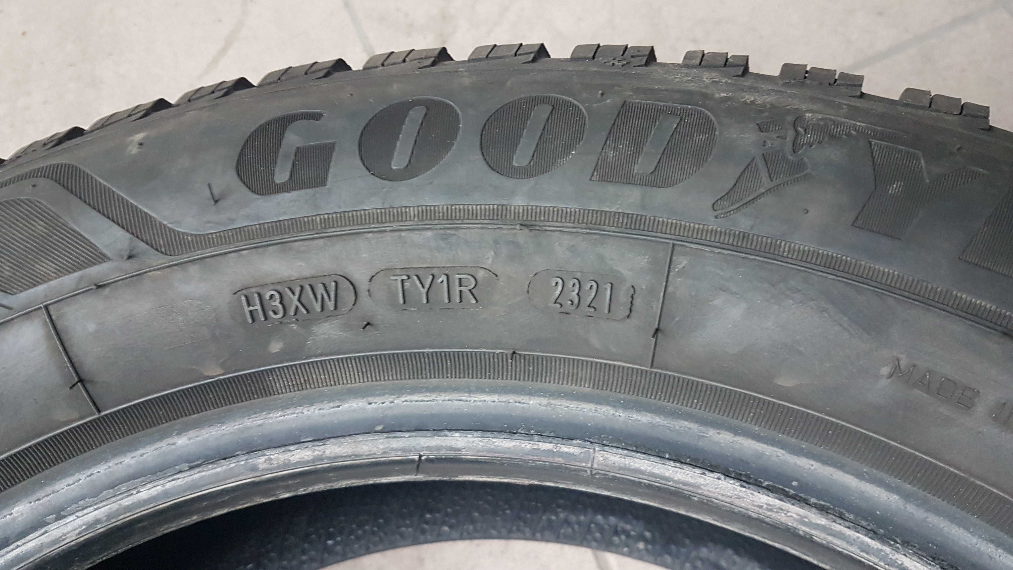 Goodyear Ultragrip 9+ 205/60/16