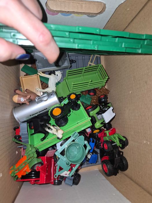 Zabawki zestaw farma i traktory itp