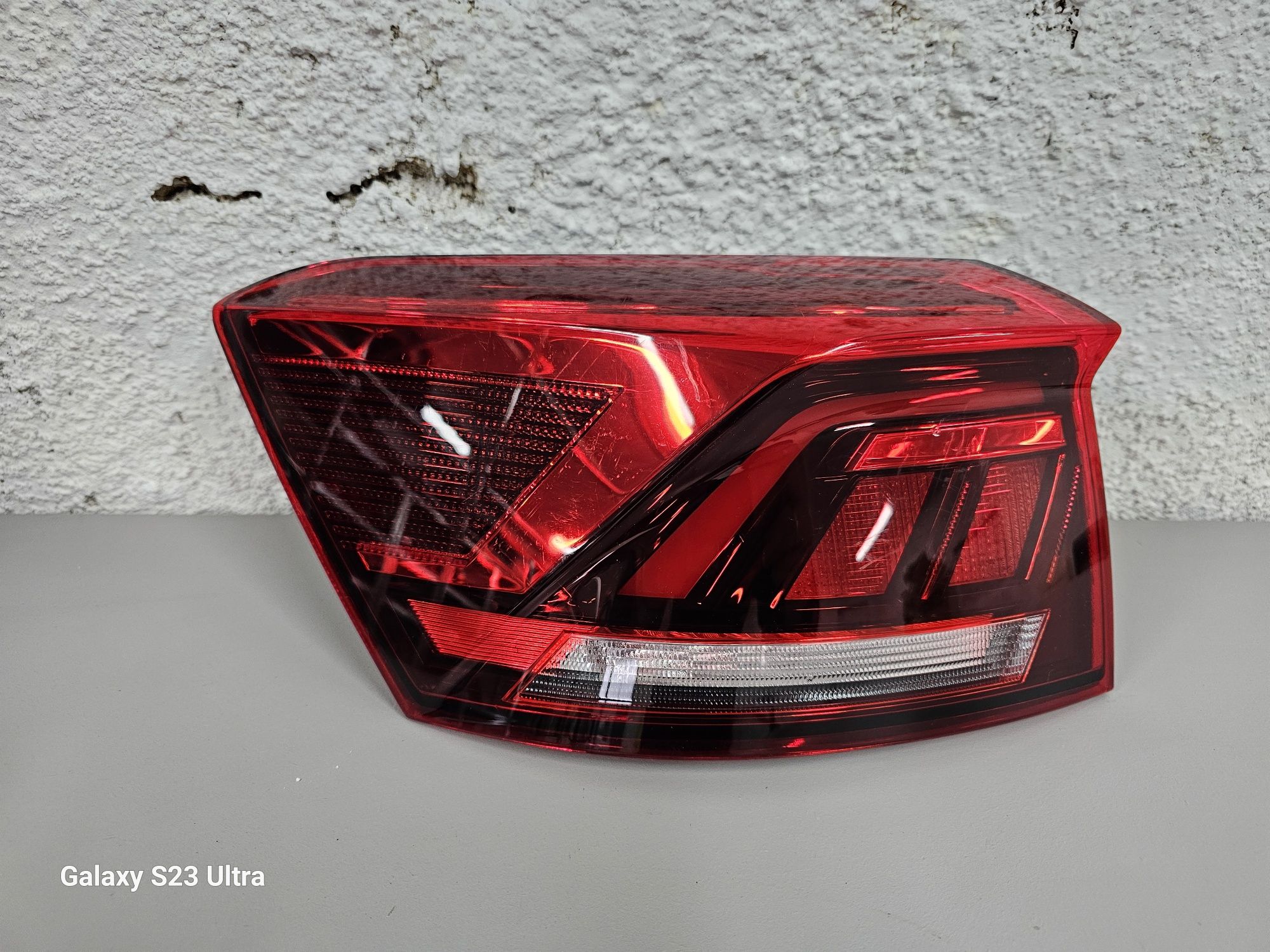 VW T-ROC lampa lewa tylna tył LED