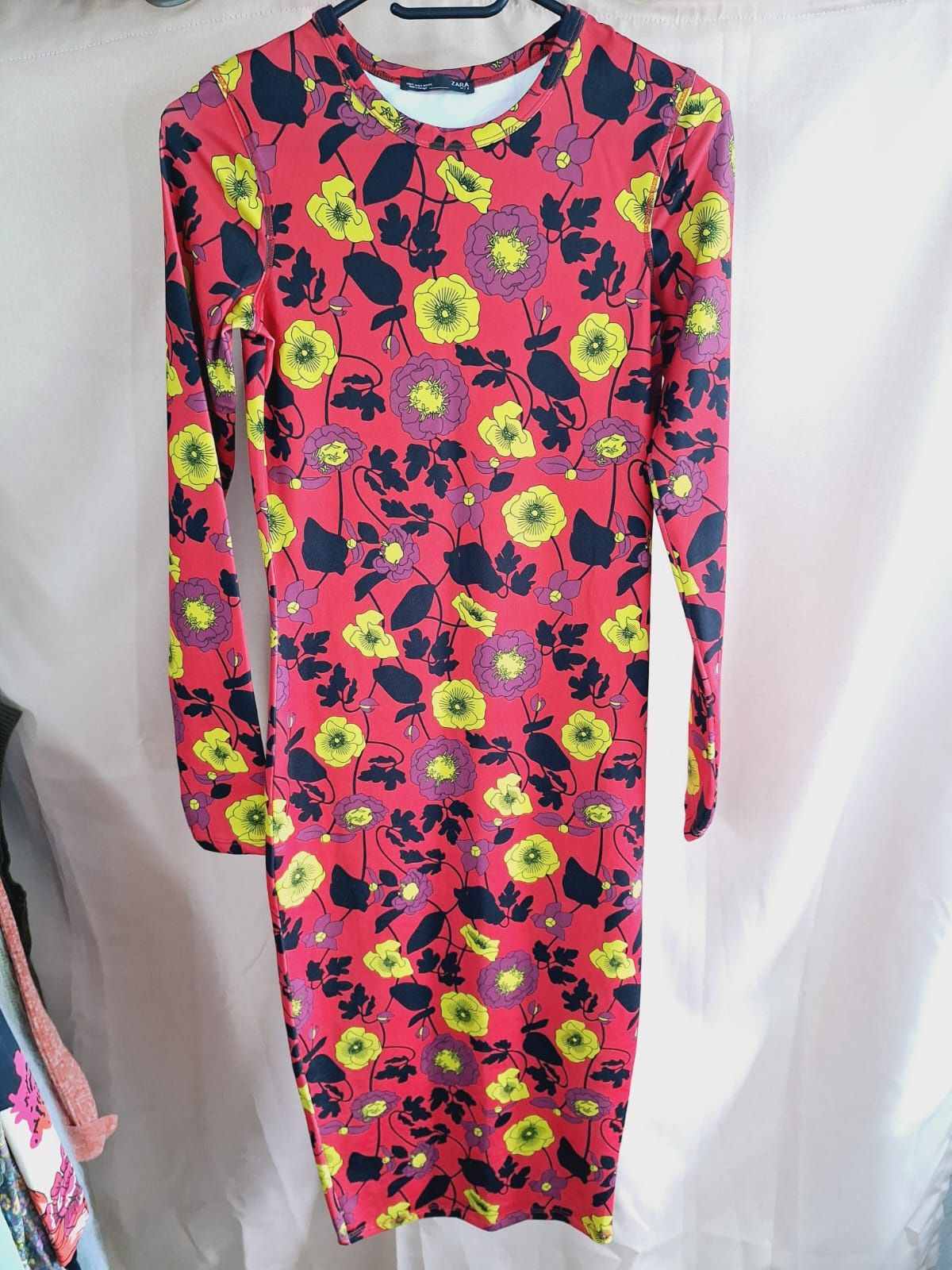 Sukienka midi Zara S 36 obcisła przylegająca kwiaty