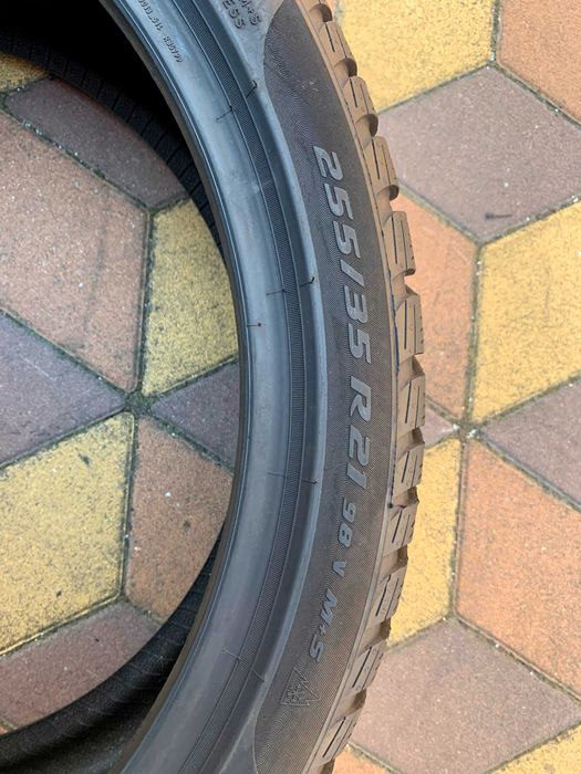 255/35 R21 + 275/35 R21 Pirelli Sottzero 3. Шини зимові Tesla Model Y